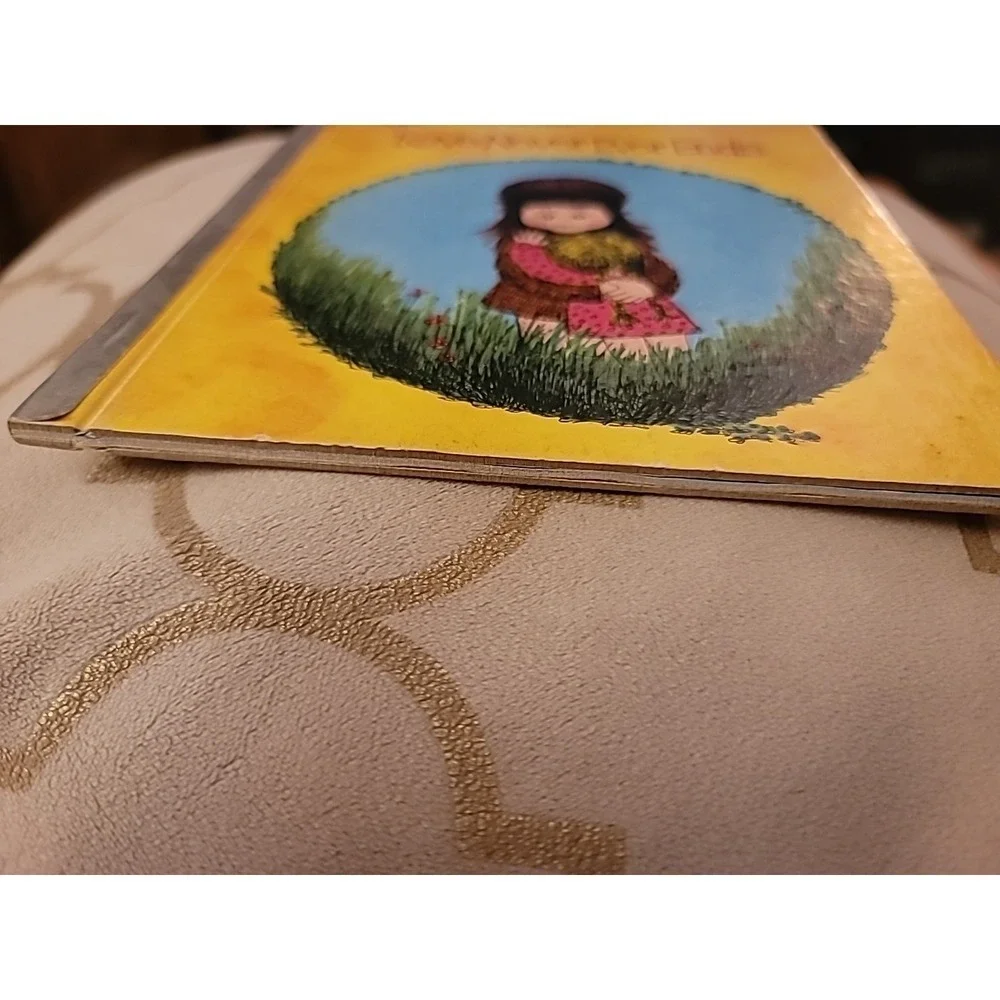 Love Never Ever Ends- A Happy Day Book